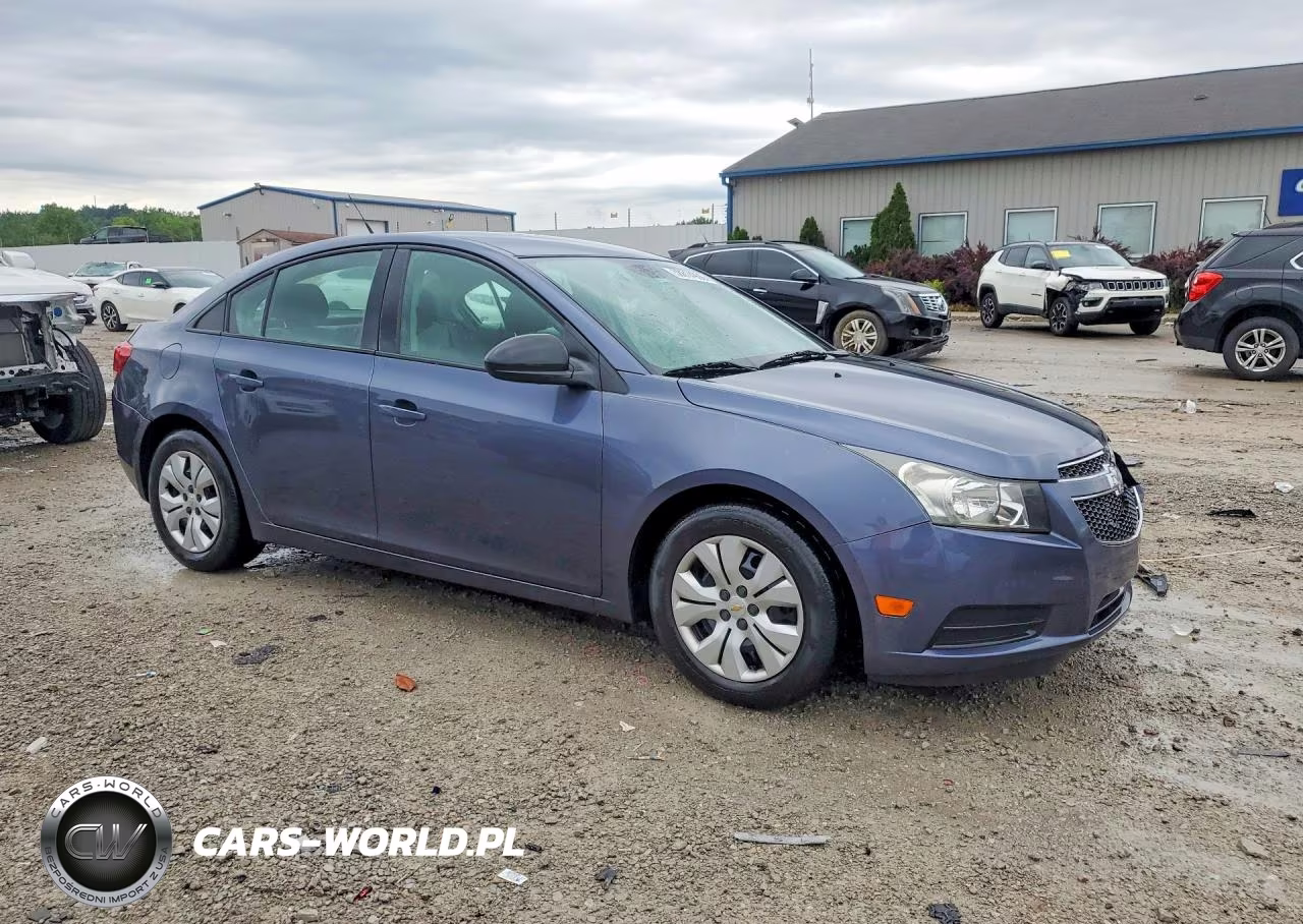 2013 Chevrolet Cruze Ls VIN:1G1PA5SH5D7175684 - 4