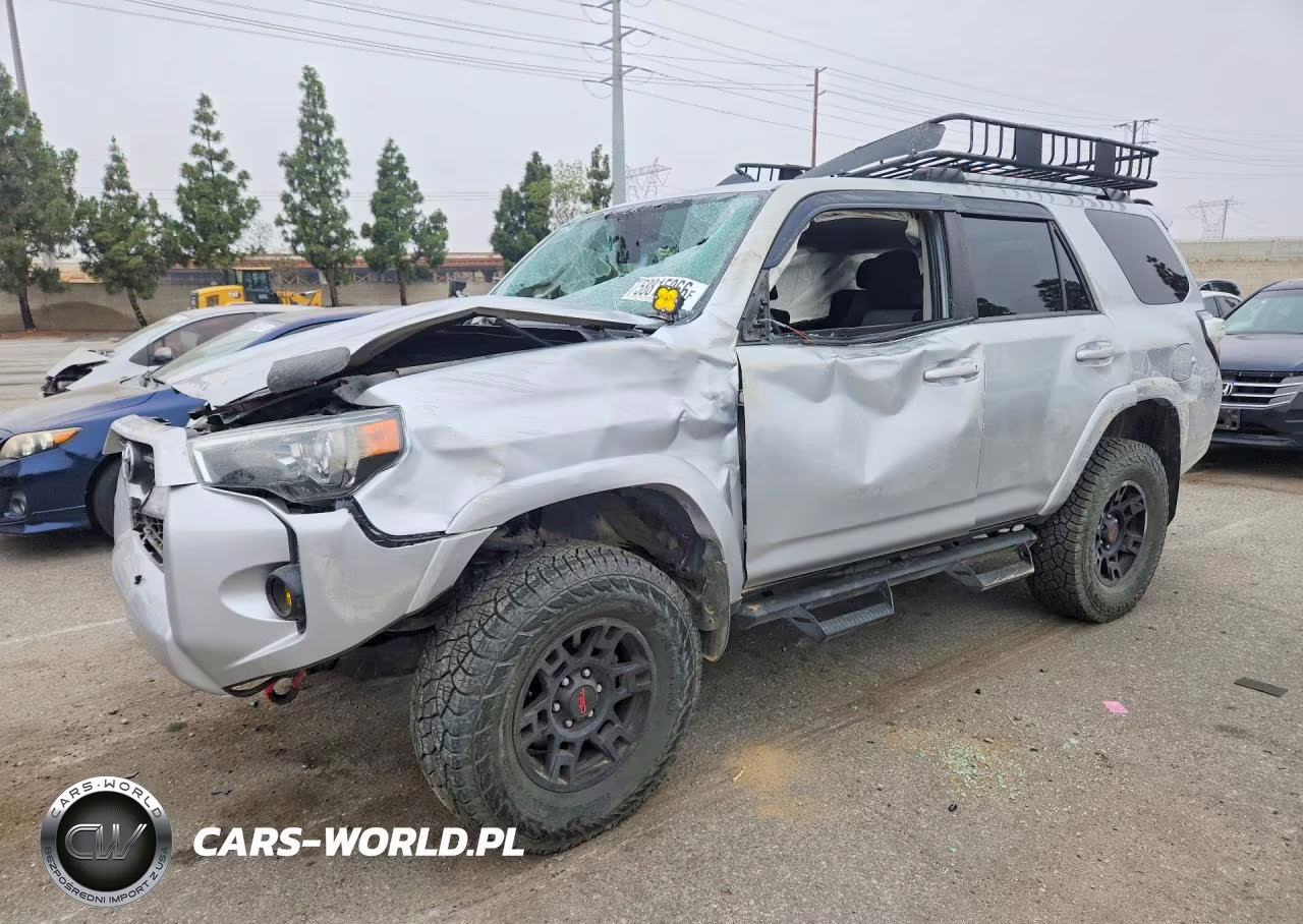 2020 Toyota 4Runner Sr5 – zdjęcie 1 z 13
