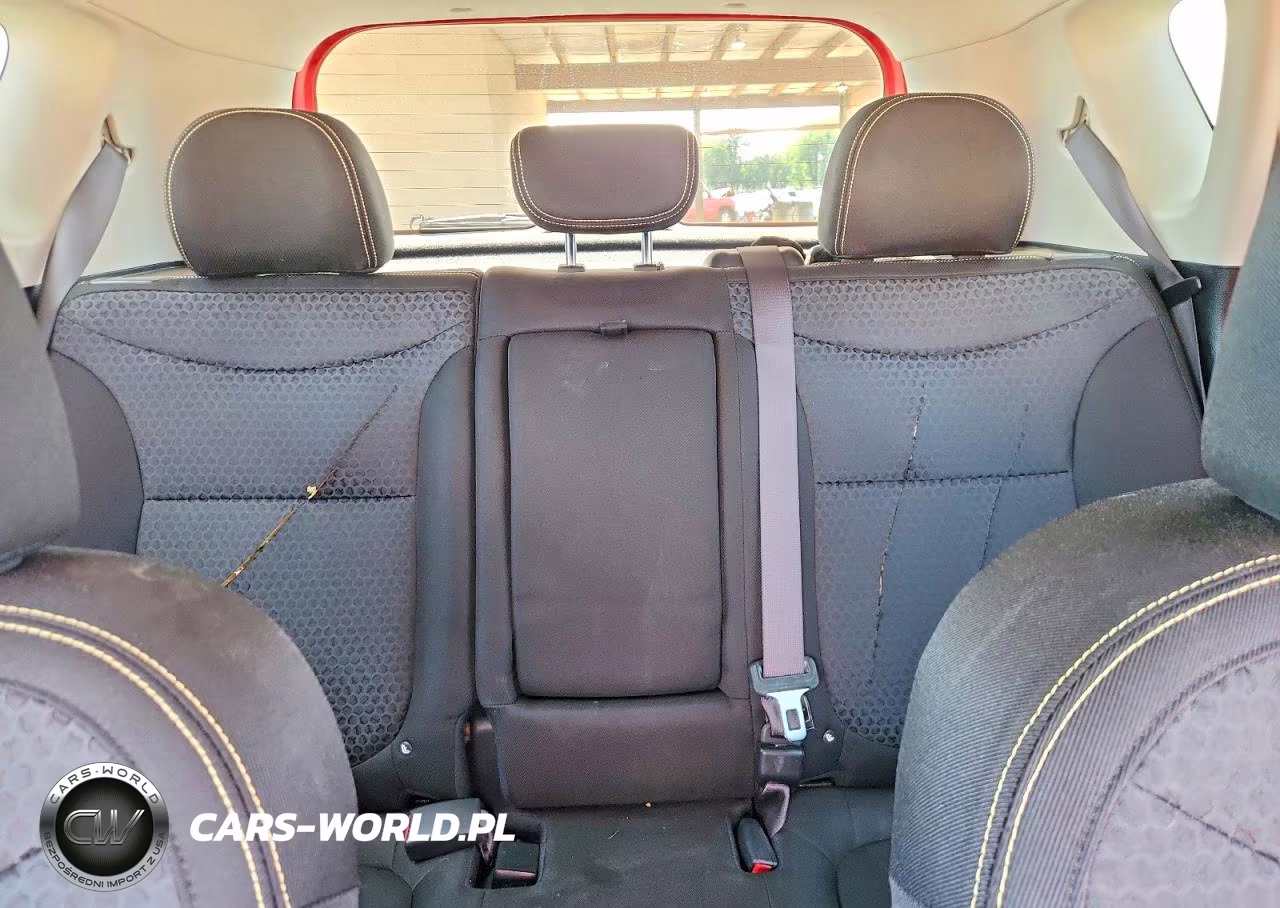 2016 Kia Soul + VIN:KNDJP3A5XG7843832 - 10