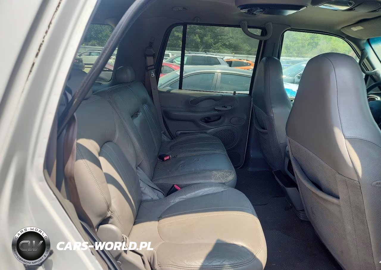 2002 Ford Expedition Eddie Bauer VIN:1FMFU18L12LA13937 - 11