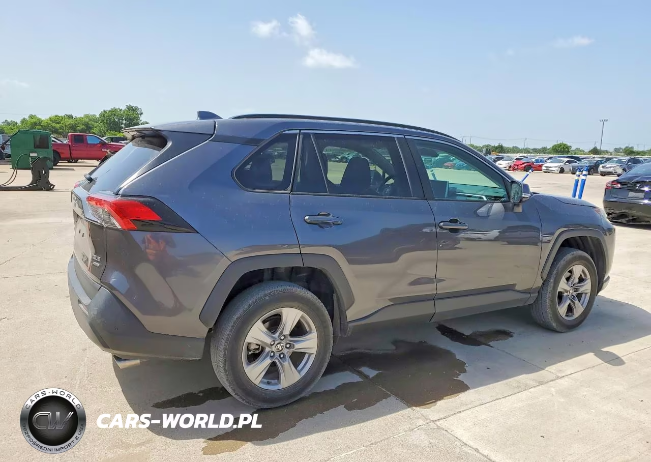2024 Toyota Rav4 Xle VIN:2T3P1RFV2RC425507 - 3