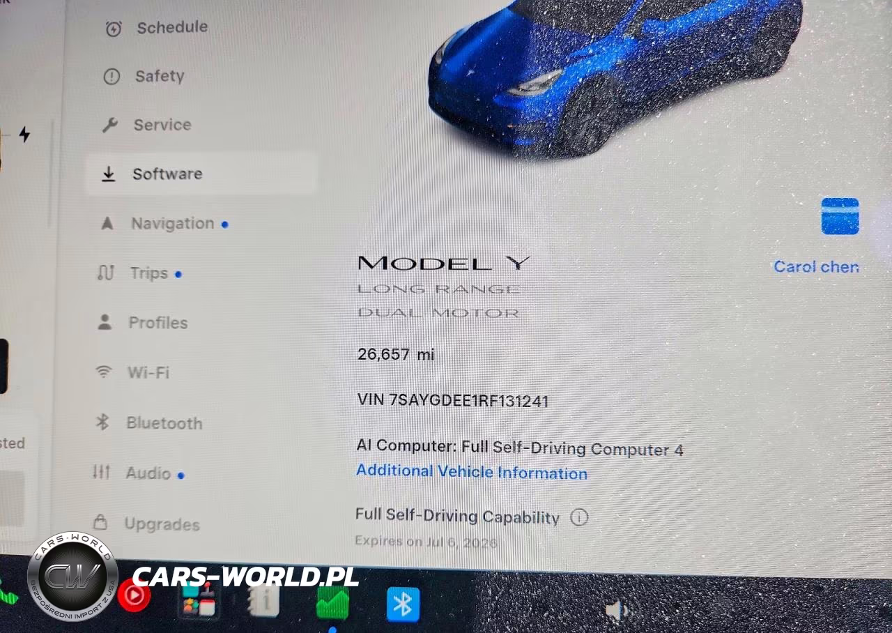 2024 Tesla Model Y VIN:7SAYGDEE1RF131241 - 9