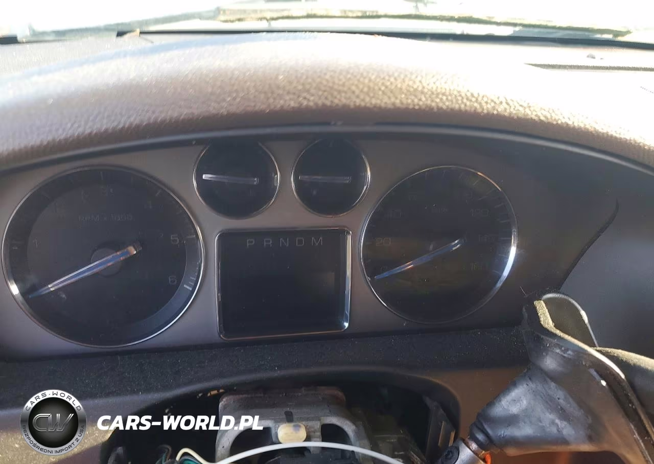2007 Cadillac Escalade Luxury VIN:1GYFK63867R125061 - 9