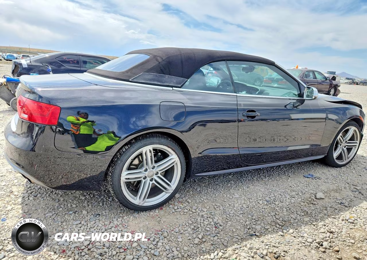 2013 Audi S5 Premium Plus VIN:WAUCGAFH9DN011242 - 3