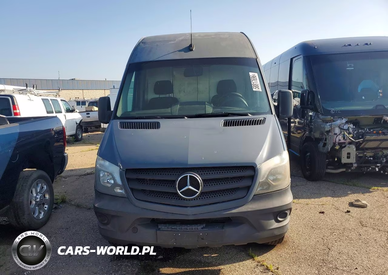 2018 Mercedes-Benz Sprinter 2500 Delivery Van VIN:WD3PE7CD6JP645410 - 5