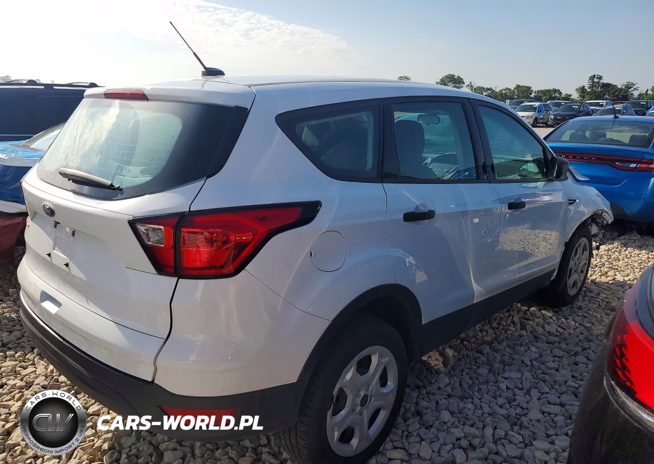 2019 Ford Escape S VIN:1FMCU0F71KUC26304 - 3