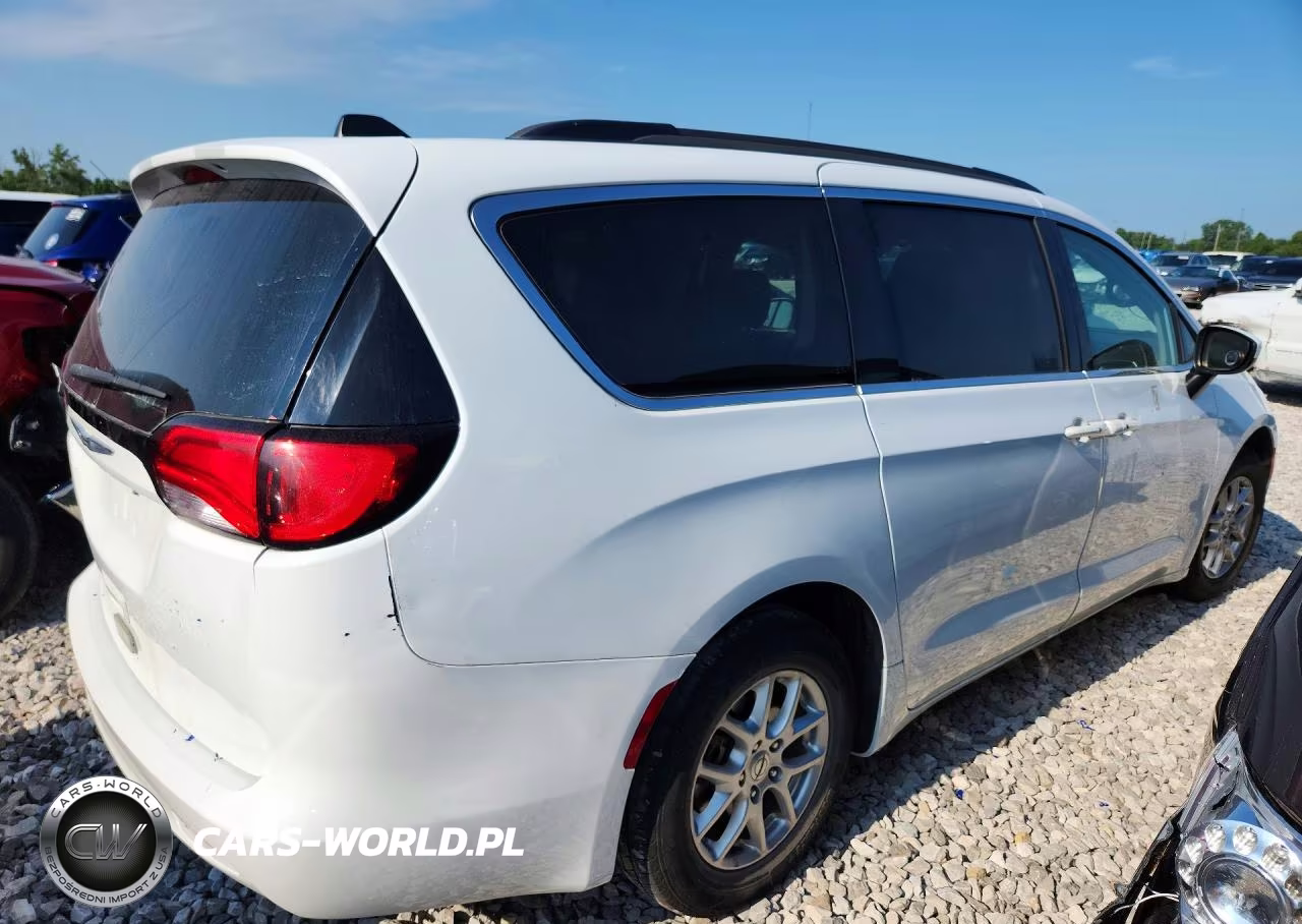 2021 Chrysler Voyager Lxi VIN:2C4RC1DG7MR545653 - 3