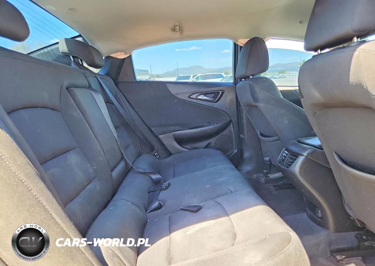 2019 Chevrolet Malibu Lt VIN:1G1ZD5ST8KF146851 - 10