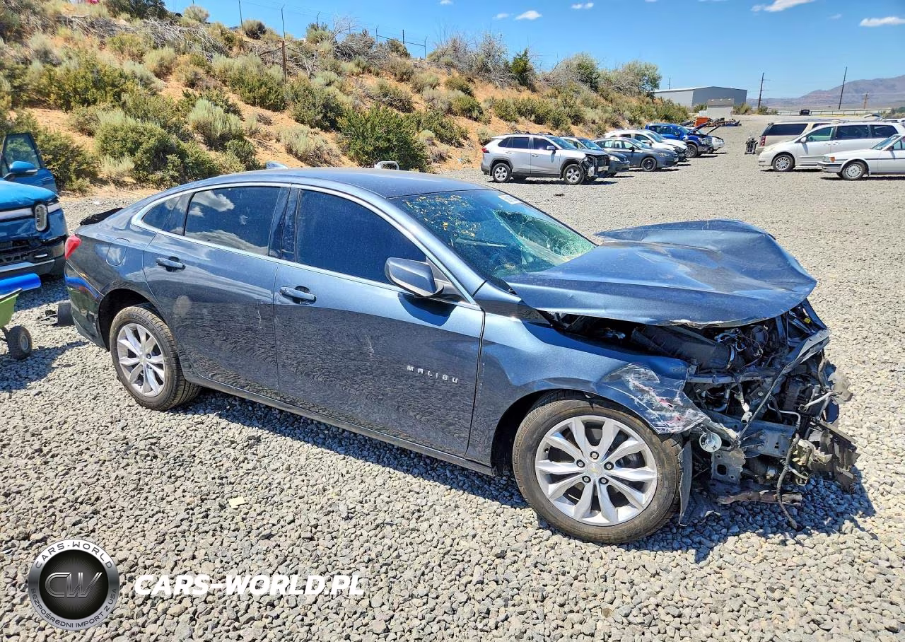 2019 Chevrolet Malibu Lt VIN:1G1ZD5ST8KF146851 - 4