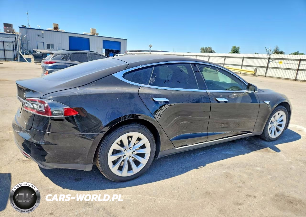 2016 Tesla Model S VIN:5YJSA1E13GF132985 - 3