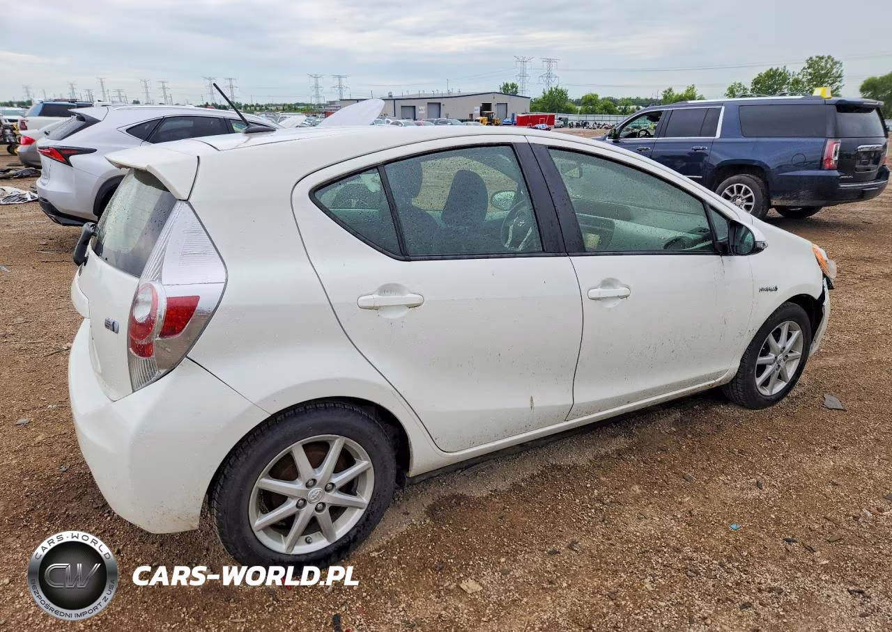 2012 Toyota Prius C Three VIN:JTDKDTB32C1509477 - 3