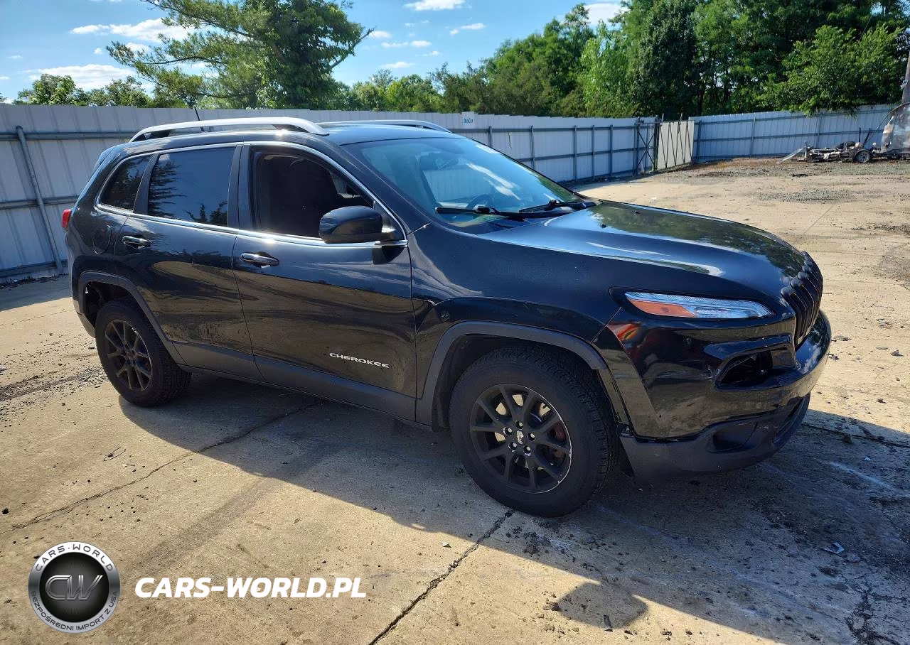 2016 Jeep Cherokee Latitude VIN:1C4PJMCB4GW148921 - 4
