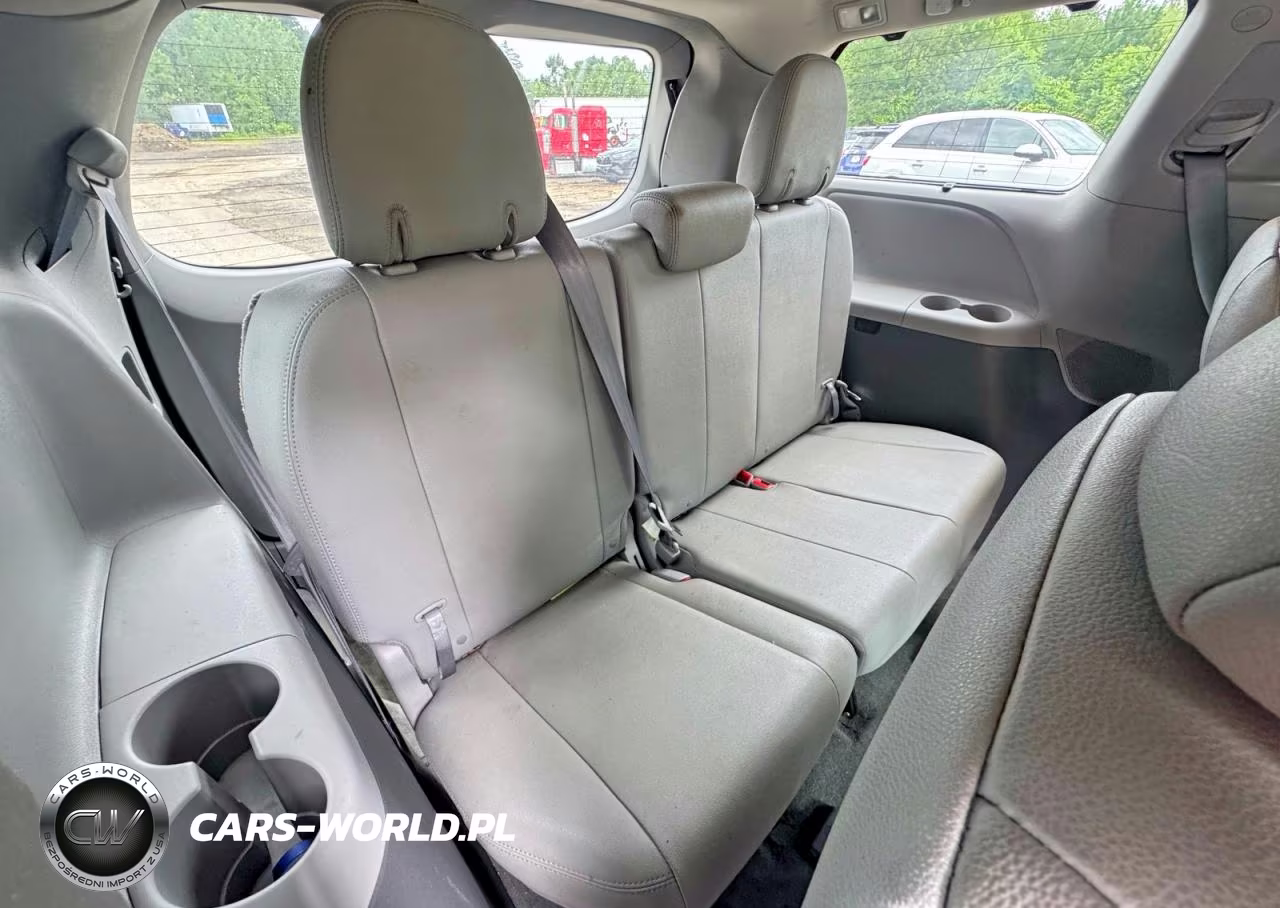2017 Toyota Sienna Xle 7-Passenger VIN:5TDDZ3DC2HS167093 - 12