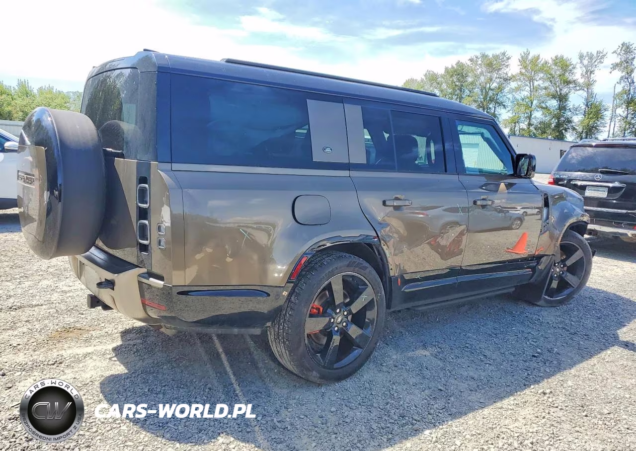 2024 Land Rover Defender 130 X VIN:SALEXFEU9R2259760 - 3