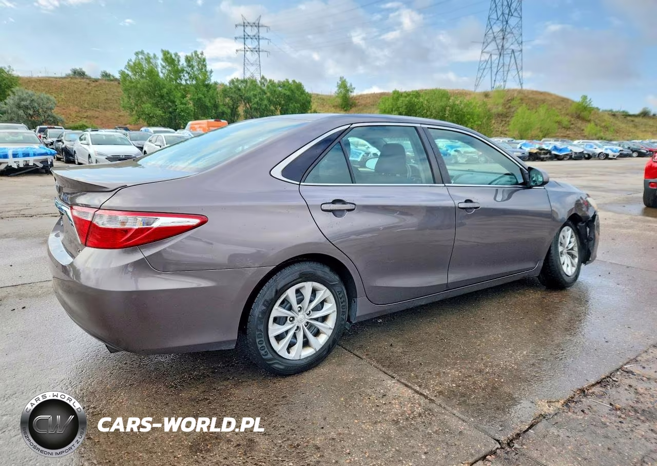 2016 Toyota Camry Le VIN:4T4BF1FK6GR532895 - 3