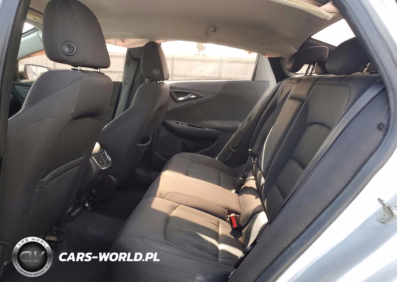 2017 Chevrolet Malibu Lt VIN:1G1ZE5ST4HF167136 - 10