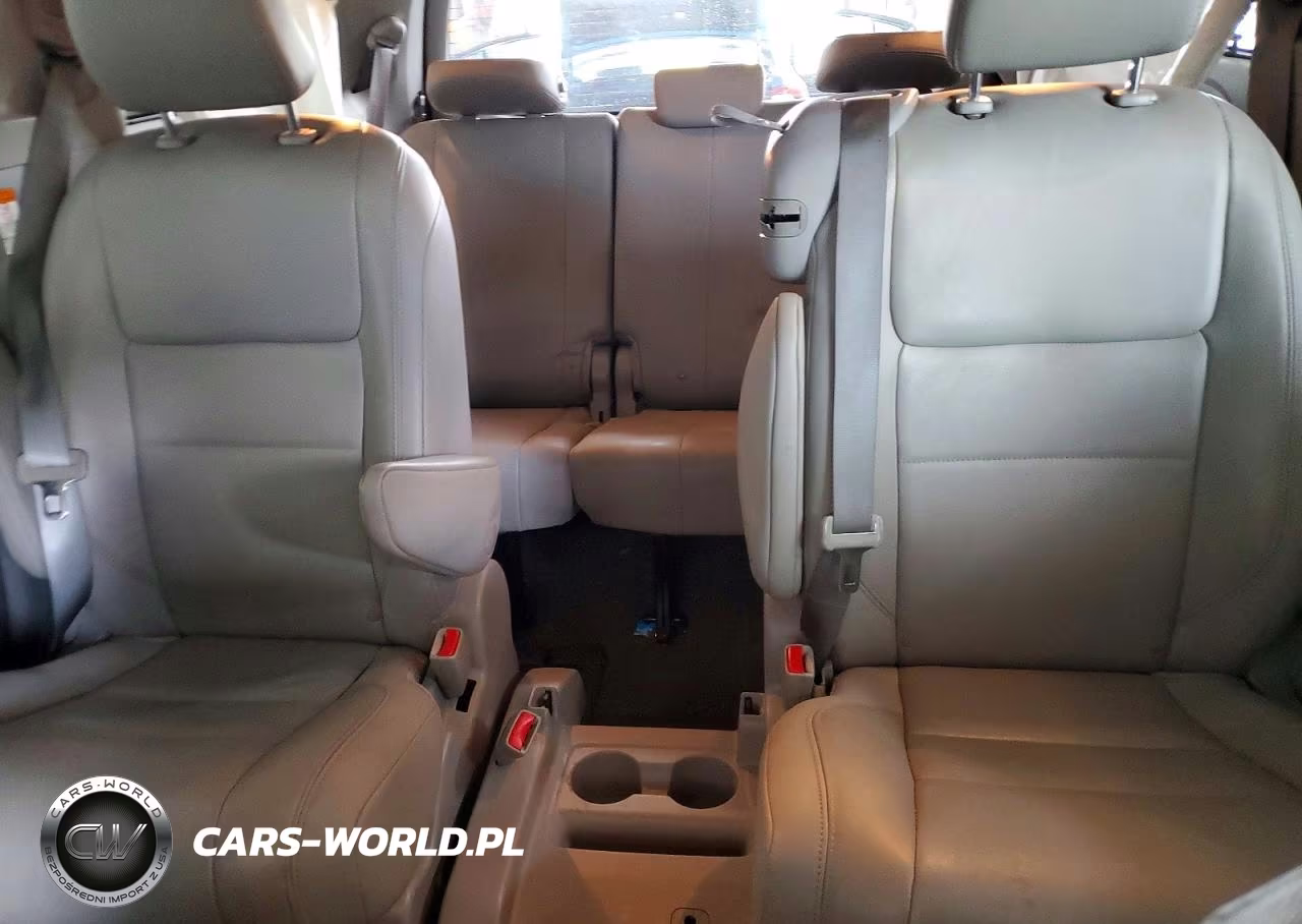 2018 Toyota Sienna Xle 8-Passenger VIN:5TDYZ3DCXJS939590 - 10