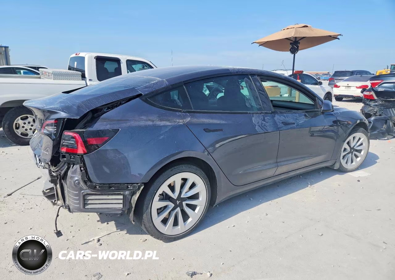2022 Tesla Model 3 VIN:5YJ3E1EB9NF163933 - 3