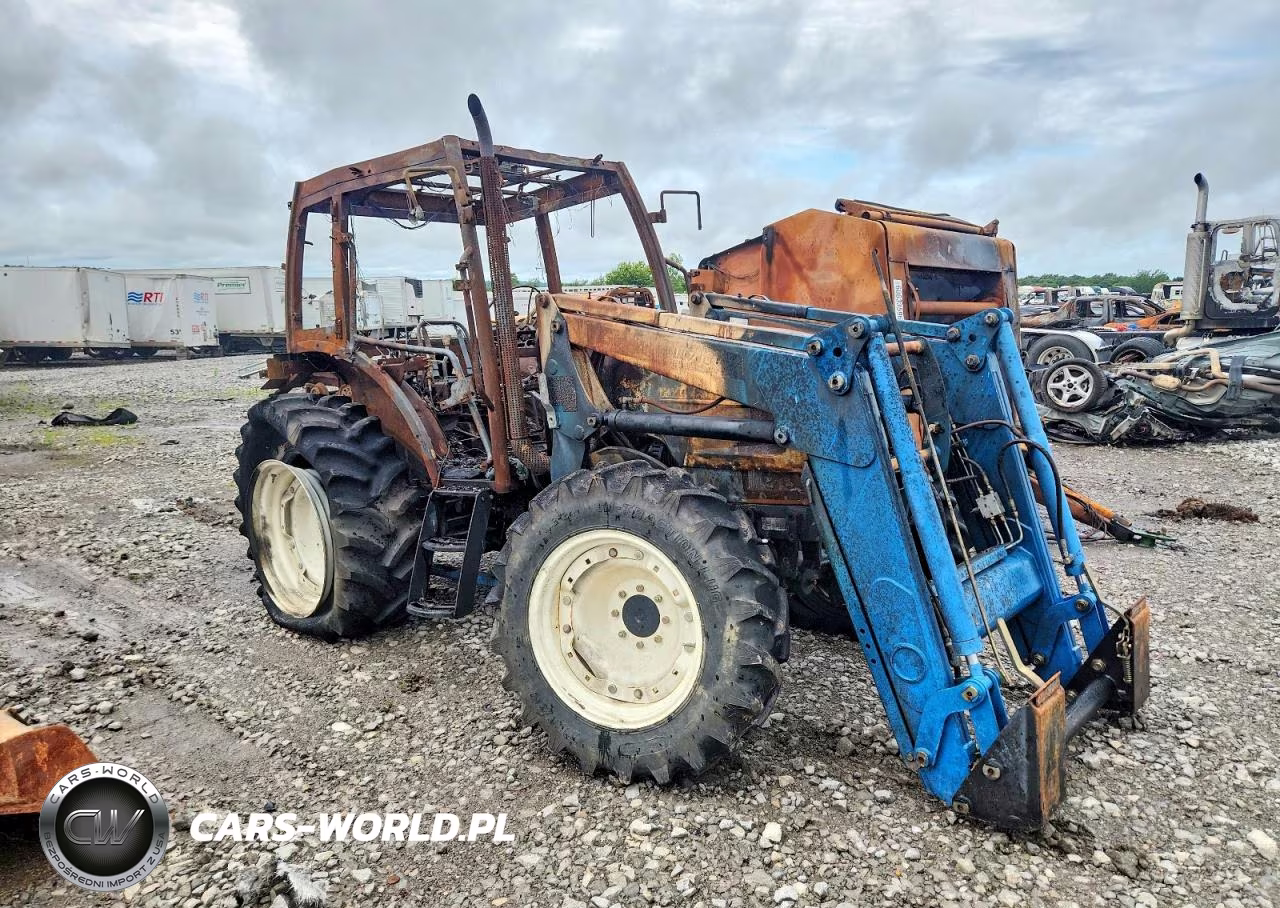 2013 Mfwd Tractor