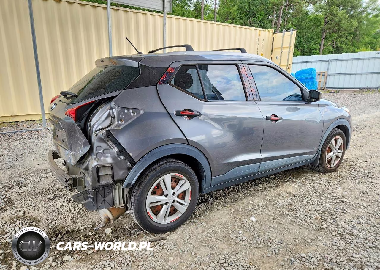 2018 Nissan Kicks S VIN:3N1CP5CU7JL537184 - 3