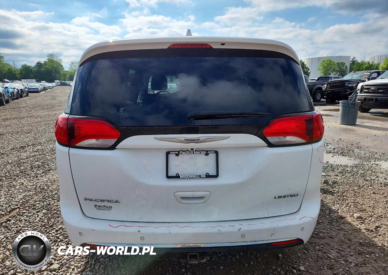 2017 Chrysler Pacifica Limited VIN:2C4RC1GG0HR594324 - 6