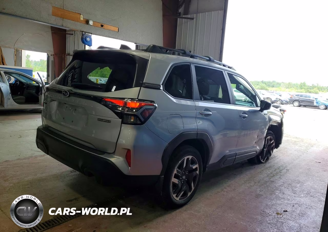 2025 Subaru Forester Premium VIN:JF2SLSED5SH415361 - 3