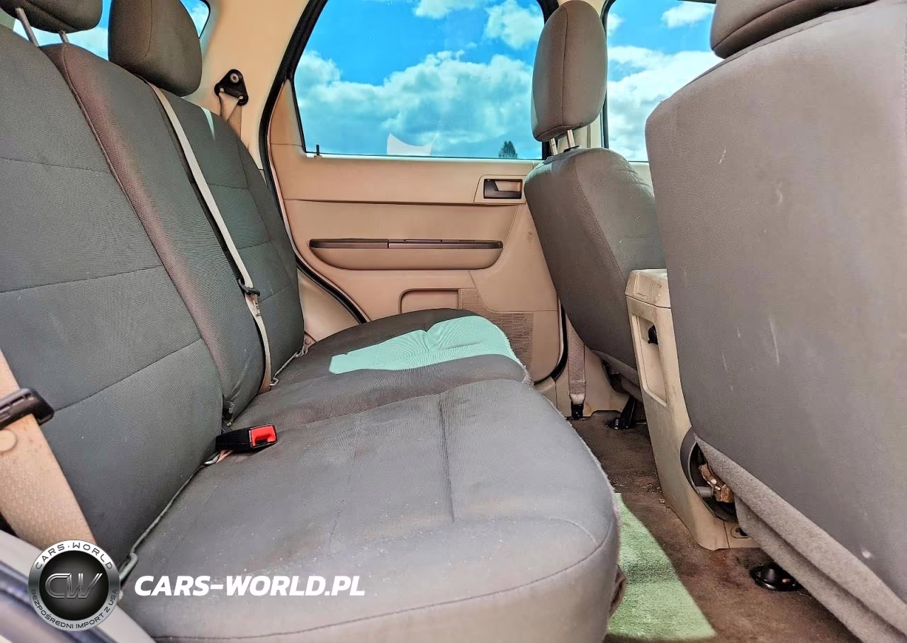 2010 Ford Escape Xls VIN:1FMCU0C75AKA72632 - 10
