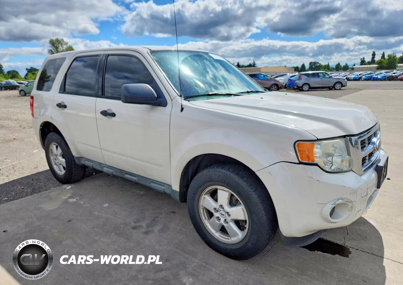 2010 Ford Escape Xls VIN:1FMCU0C75AKA72632 - 4