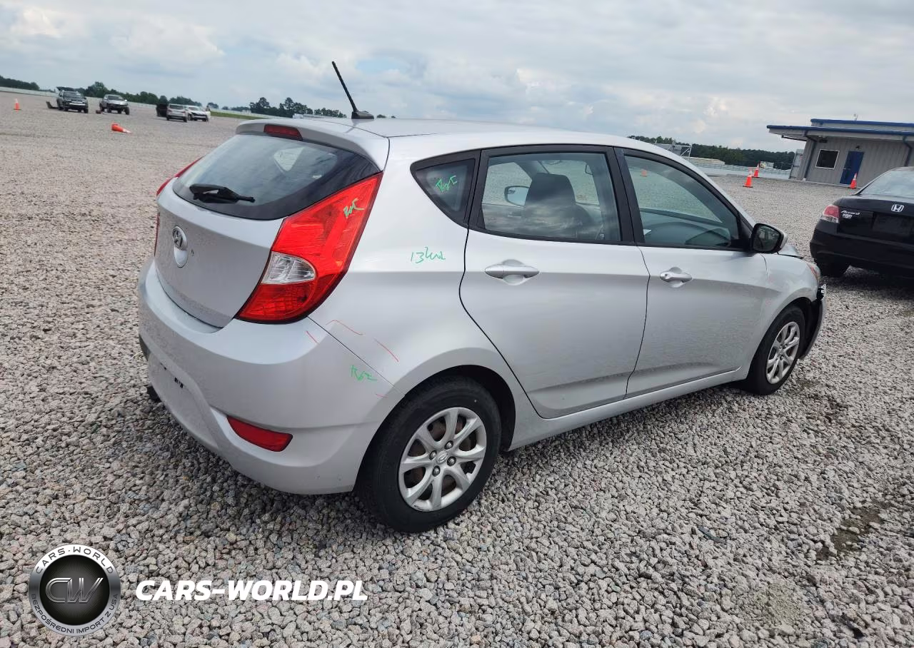 2014 Hyundai Accent Gs VIN:KMHCT5AE5EU172936 - 3