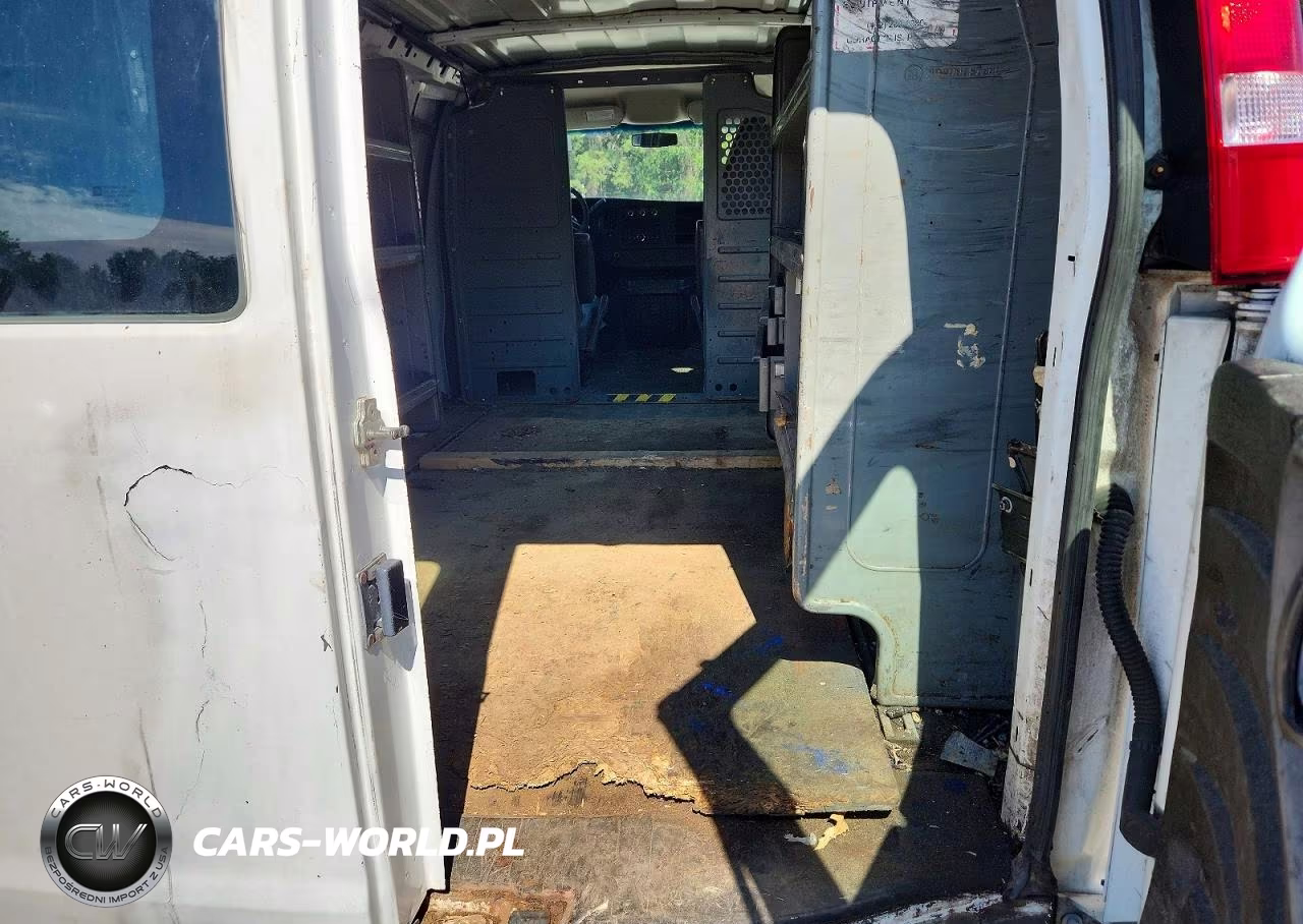 2010 Chevrolet Express G2500 VIN:1GCZGFAA0A1173140 - 10