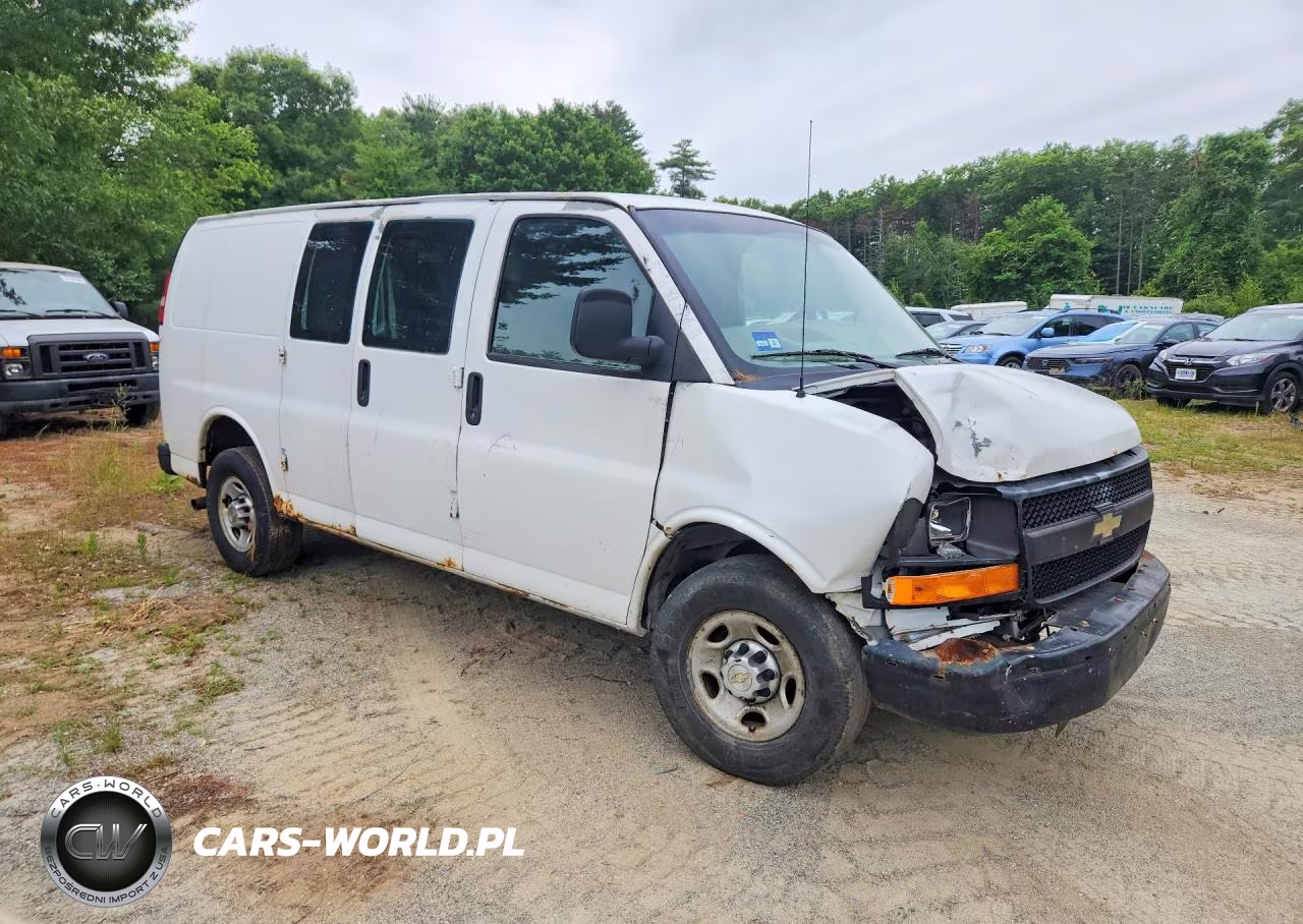 2010 Chevrolet Express G2500 VIN:1GCZGFAA0A1173140 - 4