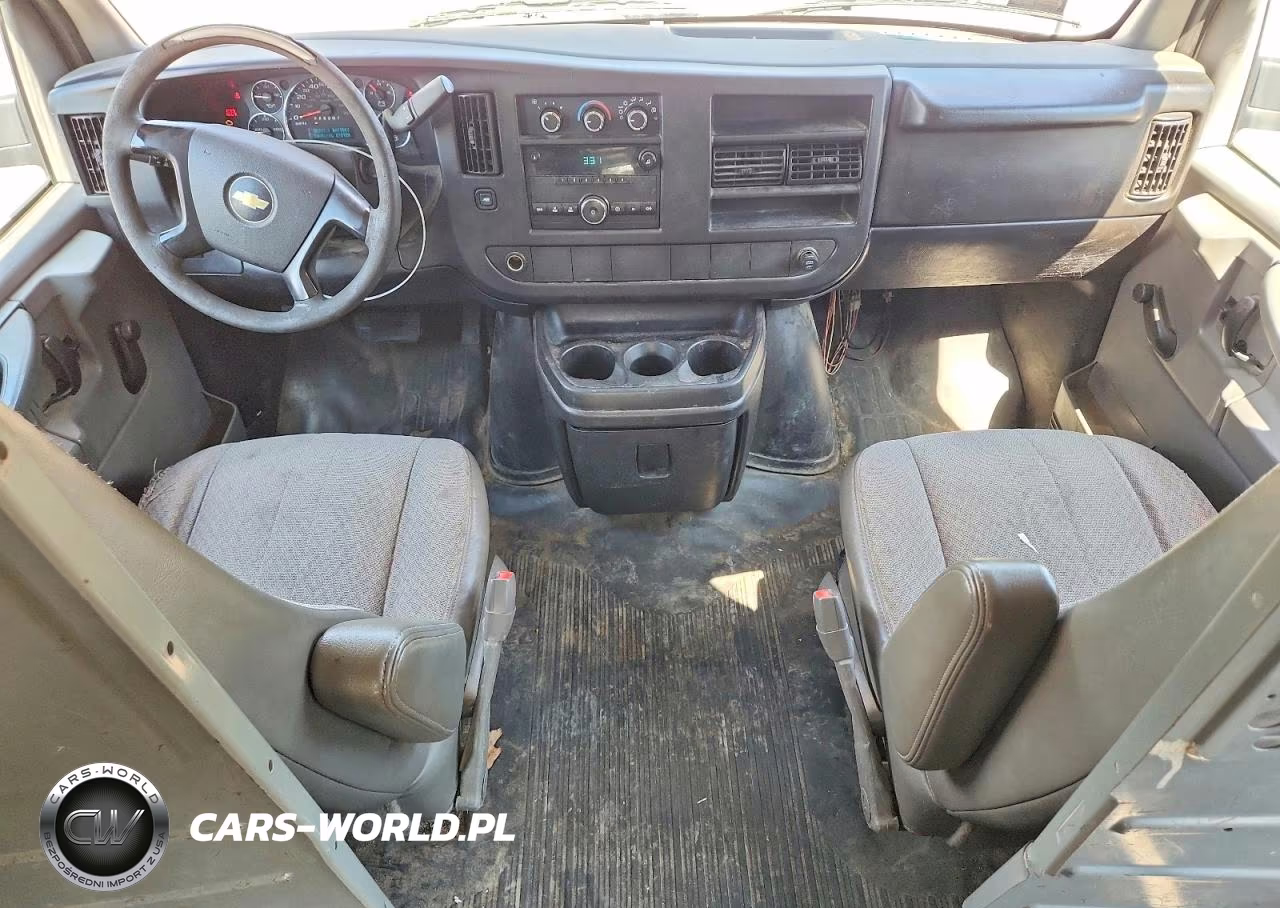 2010 Chevrolet Express G2500 VIN:1GCZGFAA0A1173140 - 8