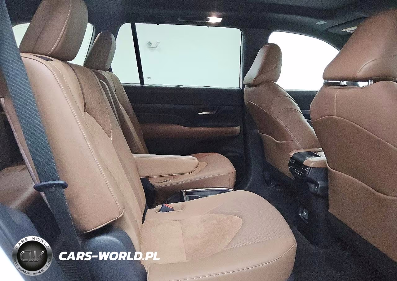2026 Toyota Grand Highlander Hybrid Max Platinum VIN:5TDADAB58TS028069 - 11
