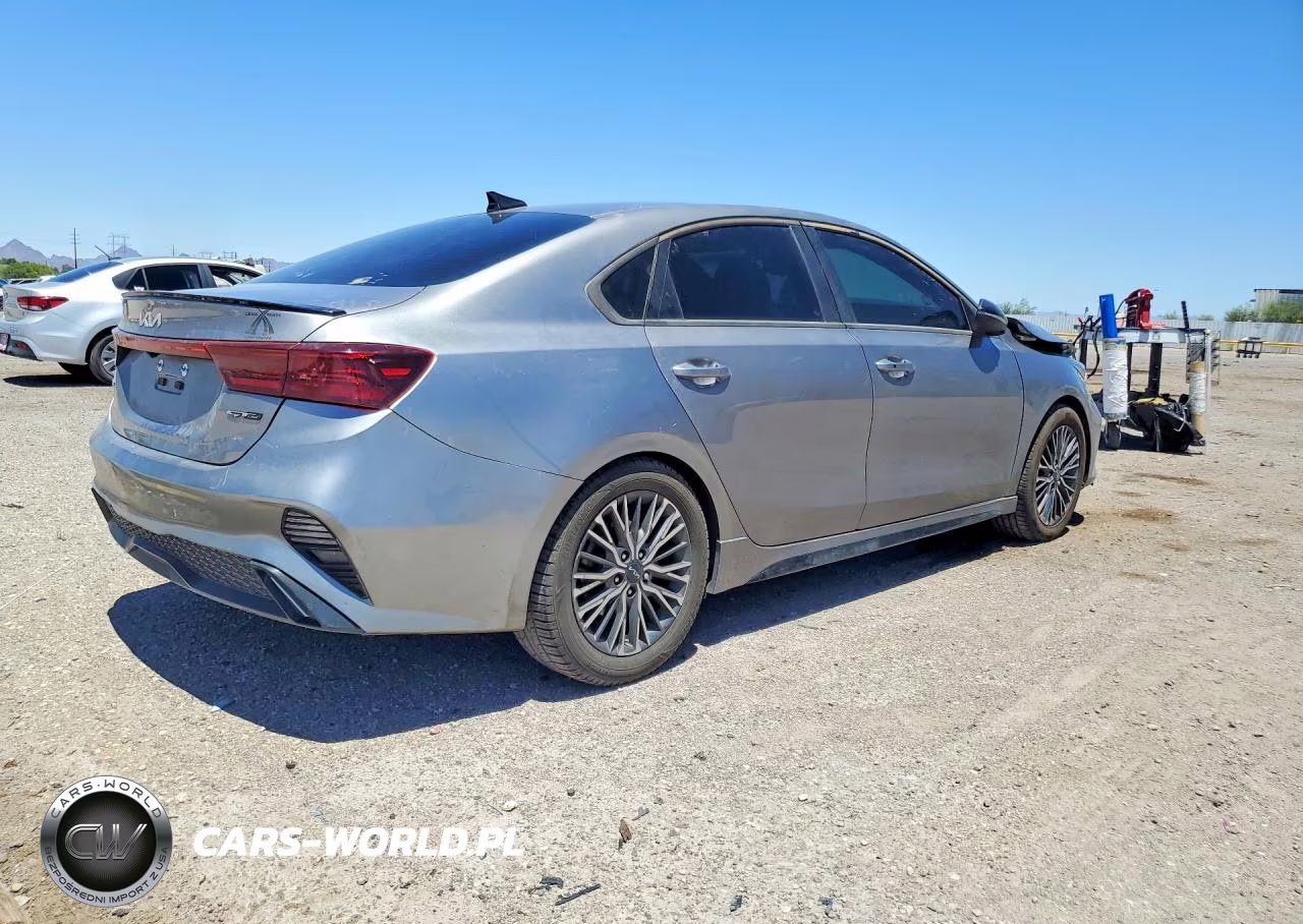 2023 Kia Forte Gt Line VIN:3KPF54AD9PE574537 - 3