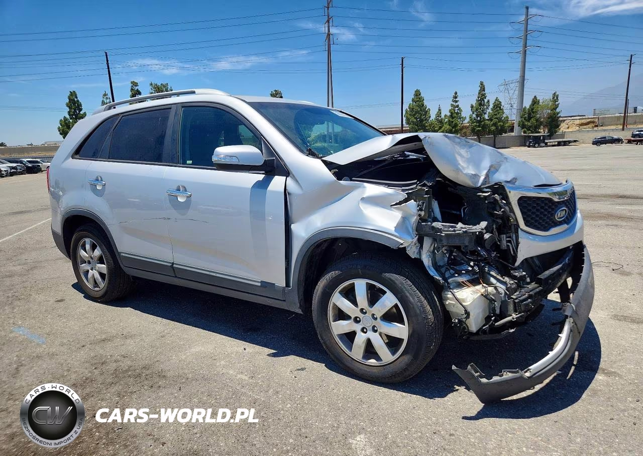 2013 Kia Sorento Lx VIN:5XYKT3A6XDG416366 - 4