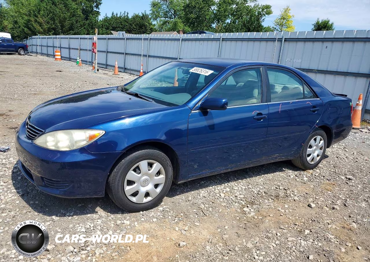 2005 Toyota Camry Le – zdjęcie 1 z 12