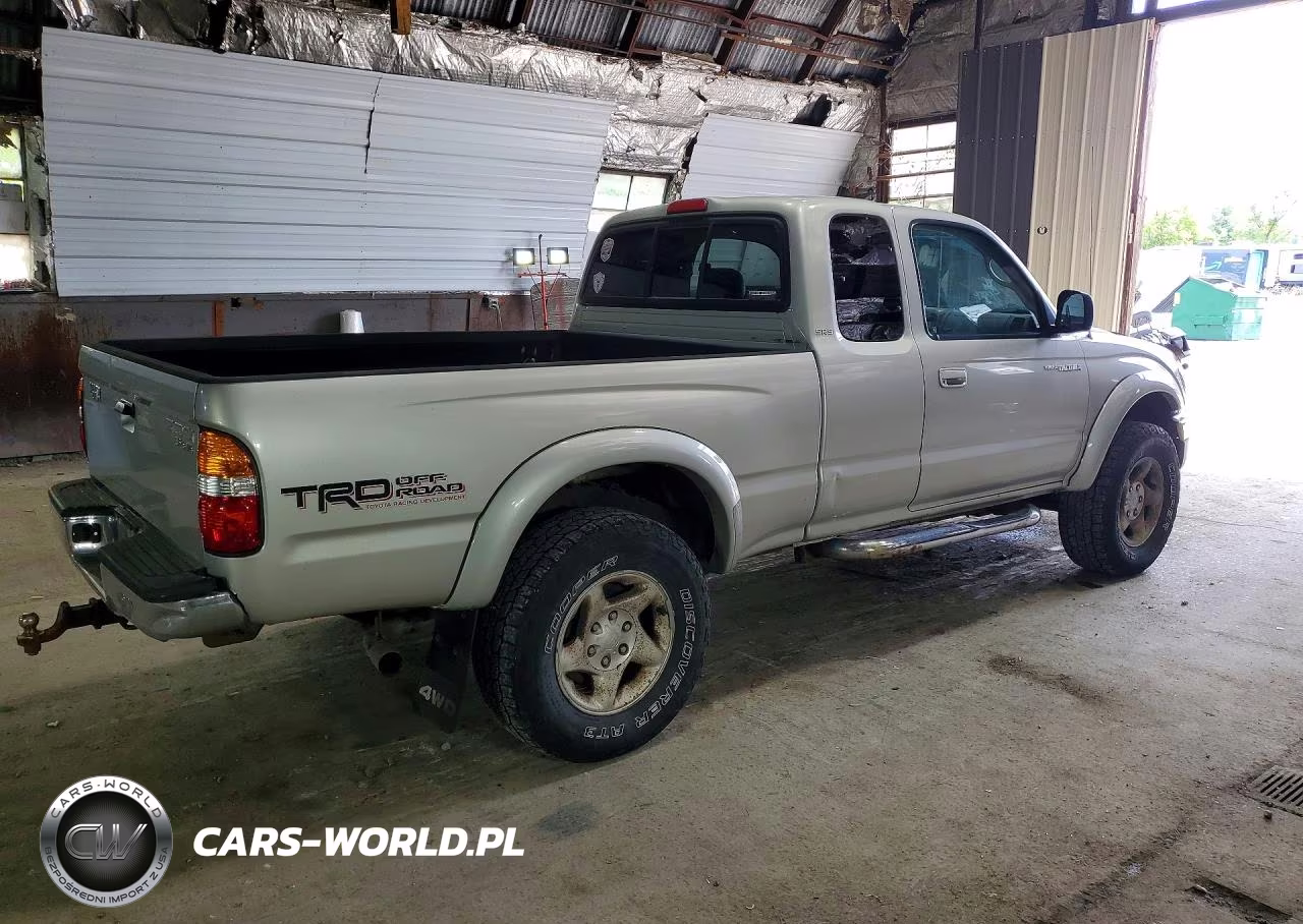 2002 Toyota Tacoma Xtracab VIN:5TEWN72N12Z136475 - 3