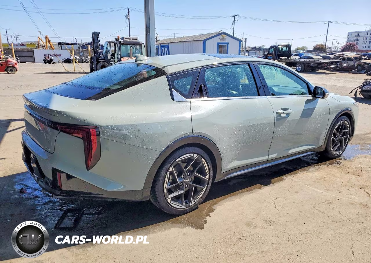 2025 Kia K4 Gt Line VIN:3KPFW4DE4SE197304 - 3