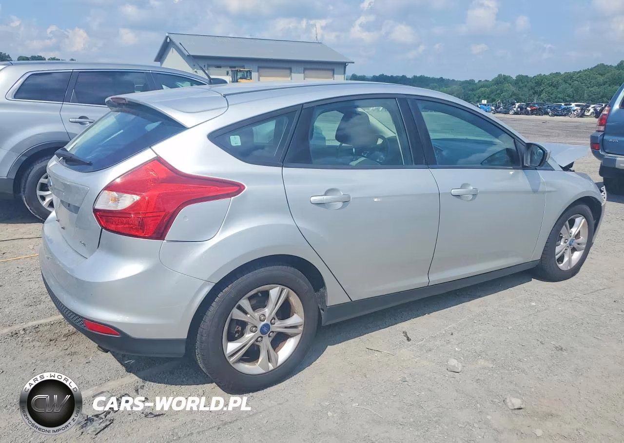 2012 Ford Focus Se VIN:1FAHP3K26CL193505 - 3