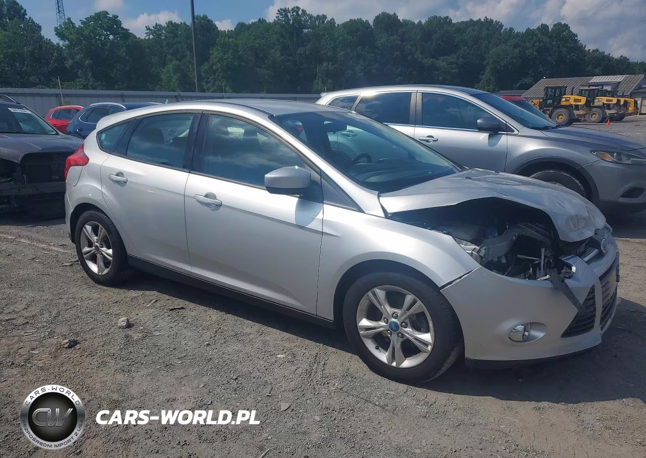 2012 Ford Focus Se VIN:1FAHP3K26CL193505 - 4