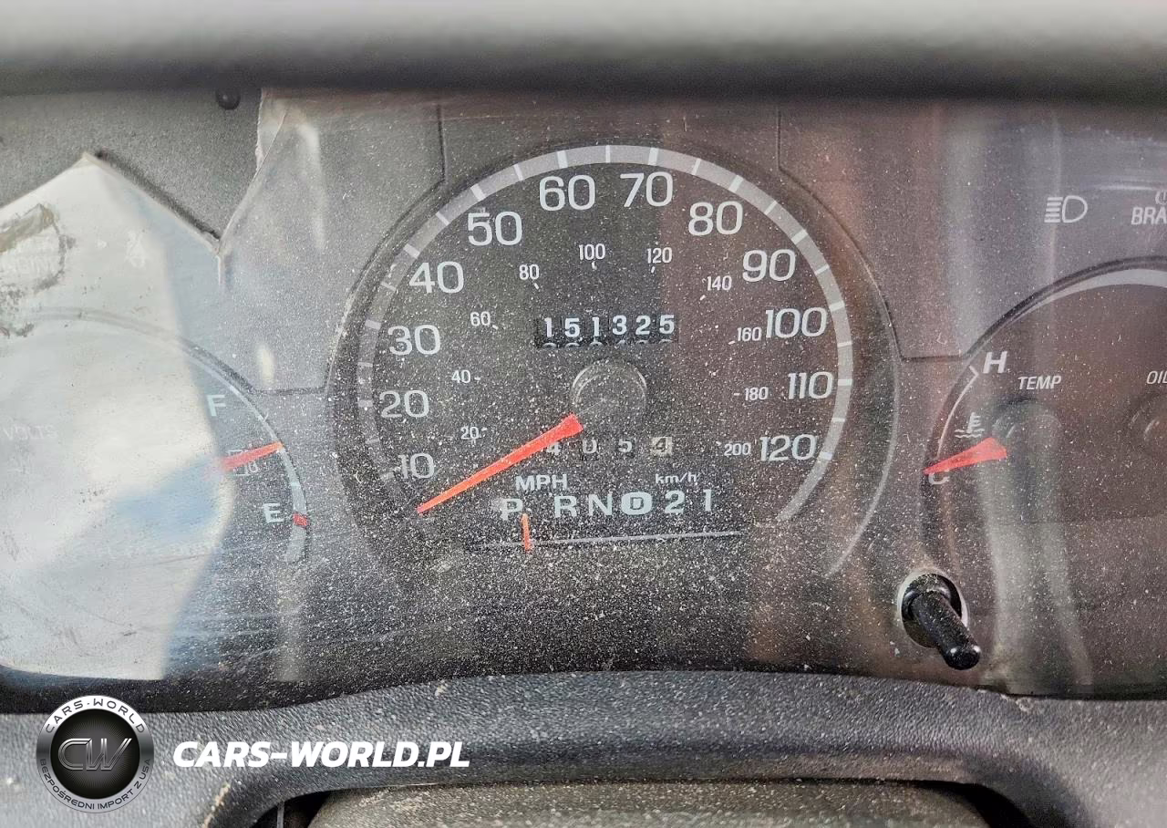 2003 Ford Crown Victoria VIN:2FAFP73W83X123376 - 9