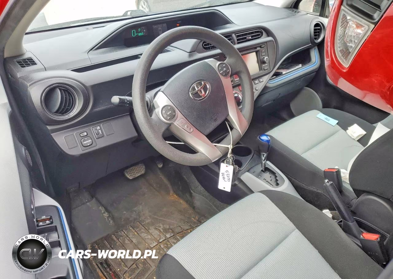 2013 Toyota Prius C Three VIN:JTDKDTB30D1035367 - 8