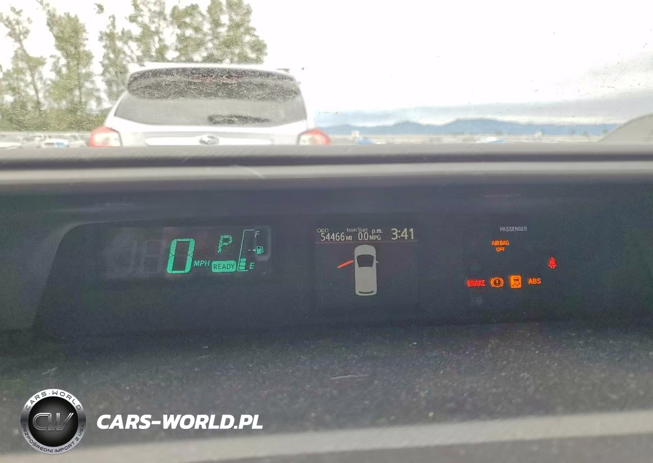2013 Toyota Prius C Three VIN:JTDKDTB30D1035367 - 9
