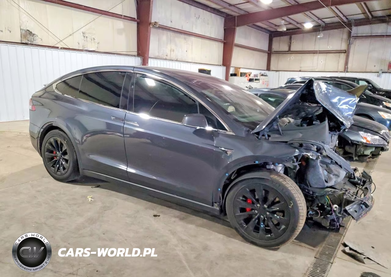 2019 Tesla Model X VIN:5YJXCBE46KF211656 - 4