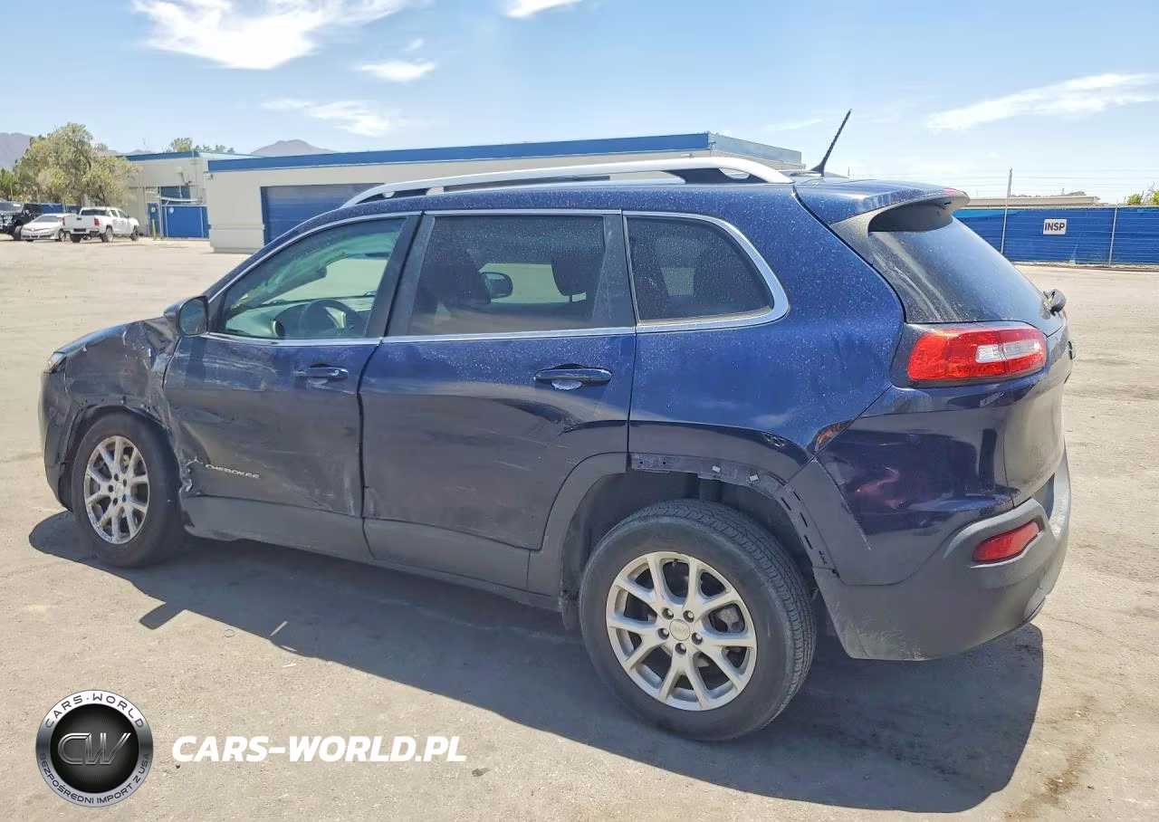 2015 Jeep Cherokee Latitude VIN:1C4PJLCB1FW721301 - 2