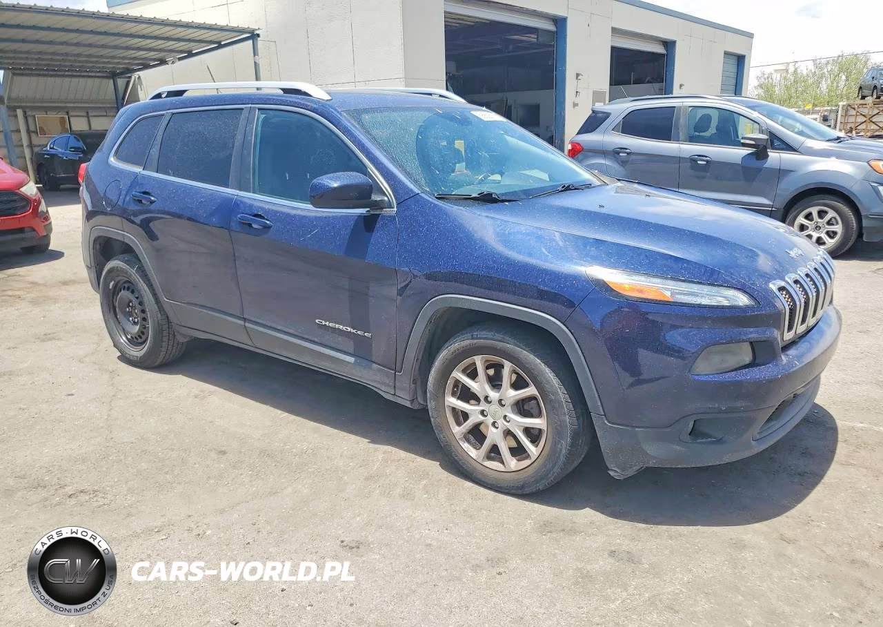 2015 Jeep Cherokee Latitude VIN:1C4PJLCB1FW721301 - 4