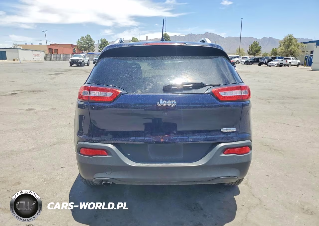 2015 Jeep Cherokee Latitude VIN:1C4PJLCB1FW721301 - 6