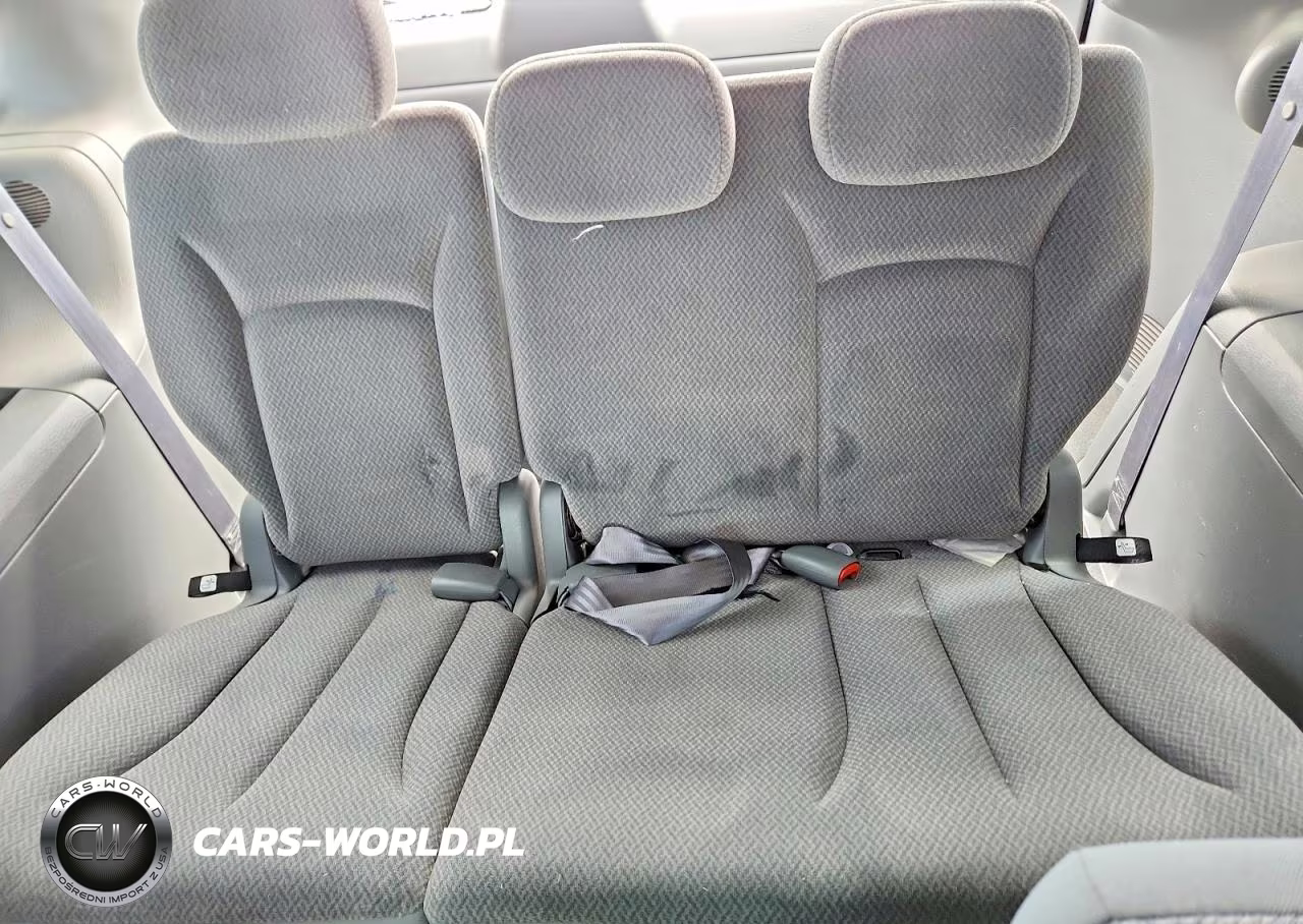 2005 Chrysler Town & Country Touring VIN:2C4GP54L95R180569 - 10