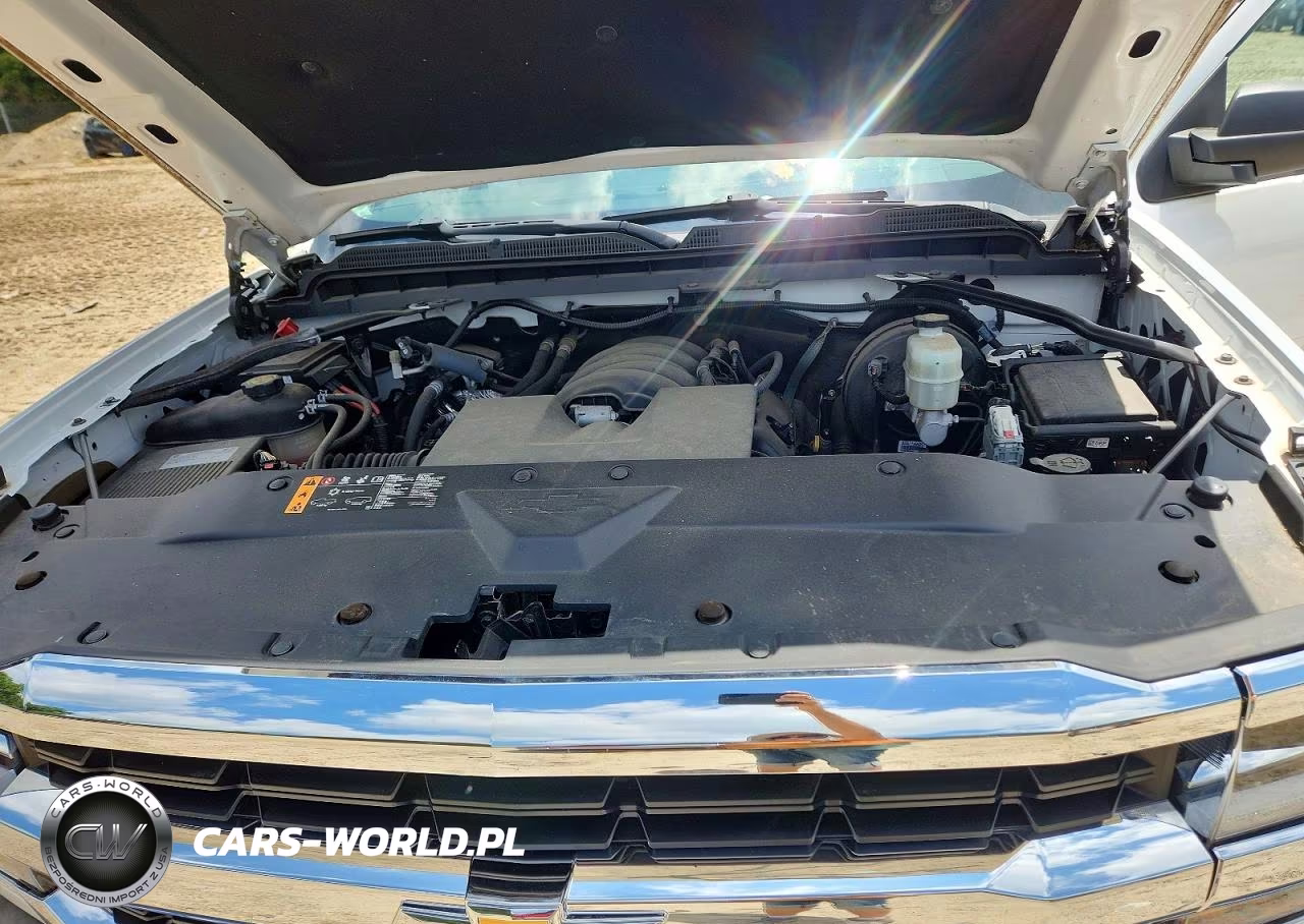2018 Chevrolet Silverado C1500 VIN:1GCNCNEHXJZ377652 - 11