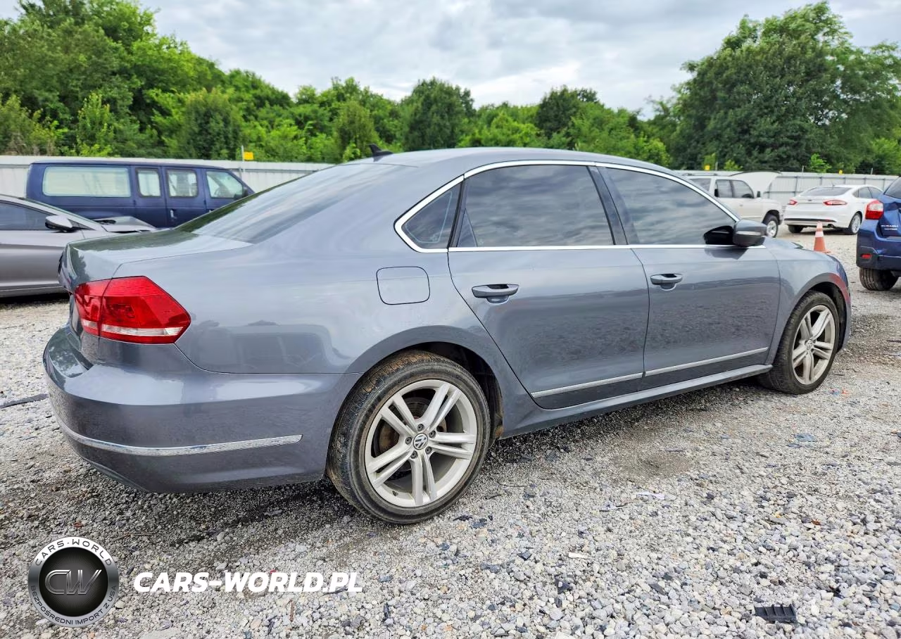 2015 Volkswagen Passat Sel VIN:1VWCV7A37FC036224 - 3